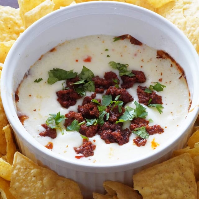 Chile Con Queso Y Carne.